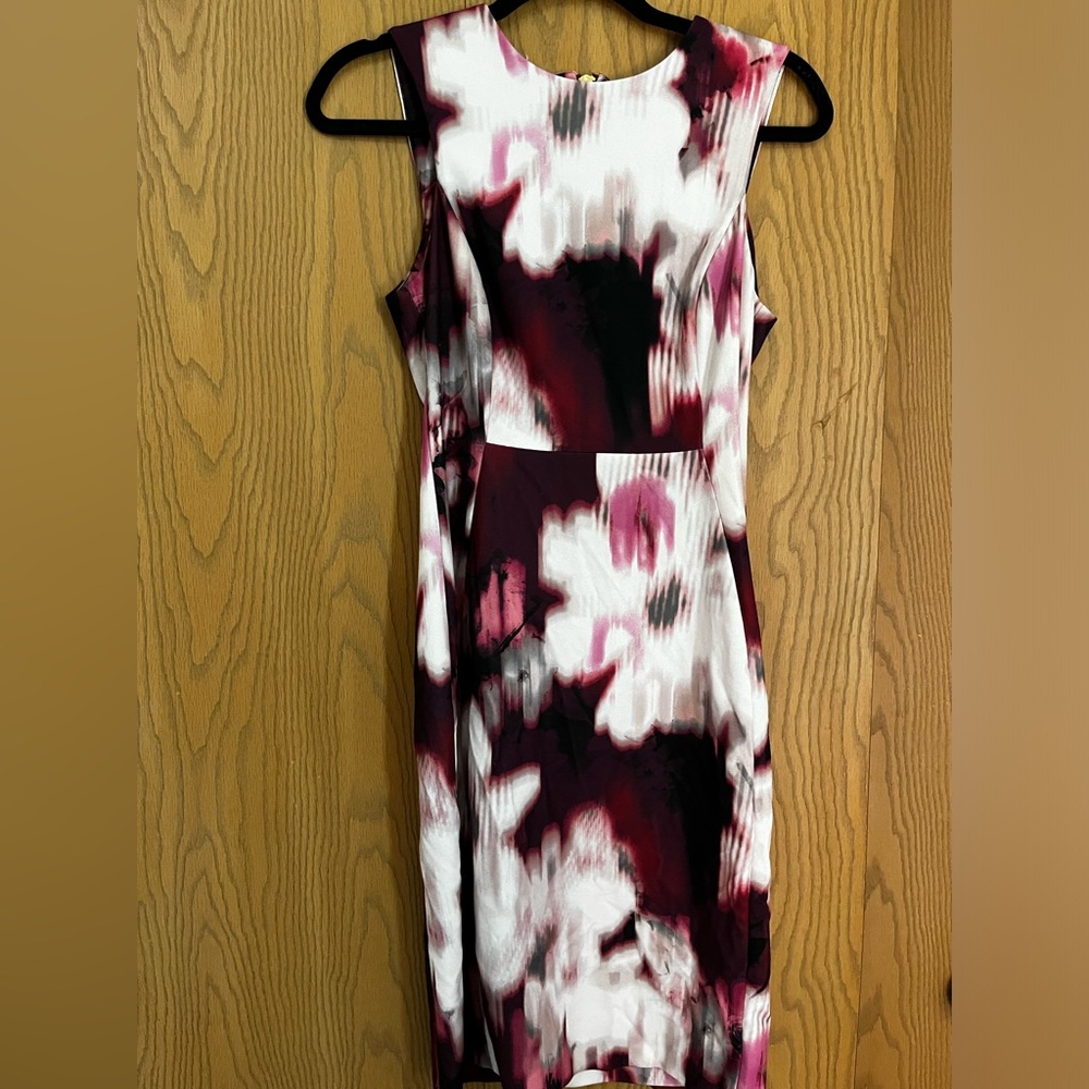 Red and Pink tone midi Calvin Klein dress. Size 4.